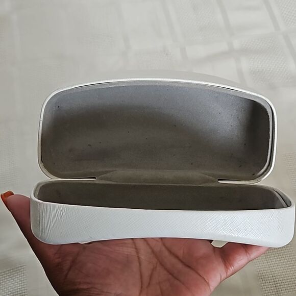 Michael Kors Women's Sunglasses Case White - Picture 11 of 16